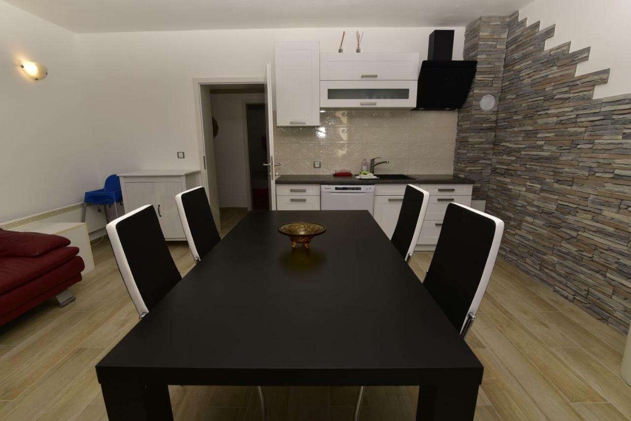 Apartments Matthew & Oscar Porat  Esterno foto