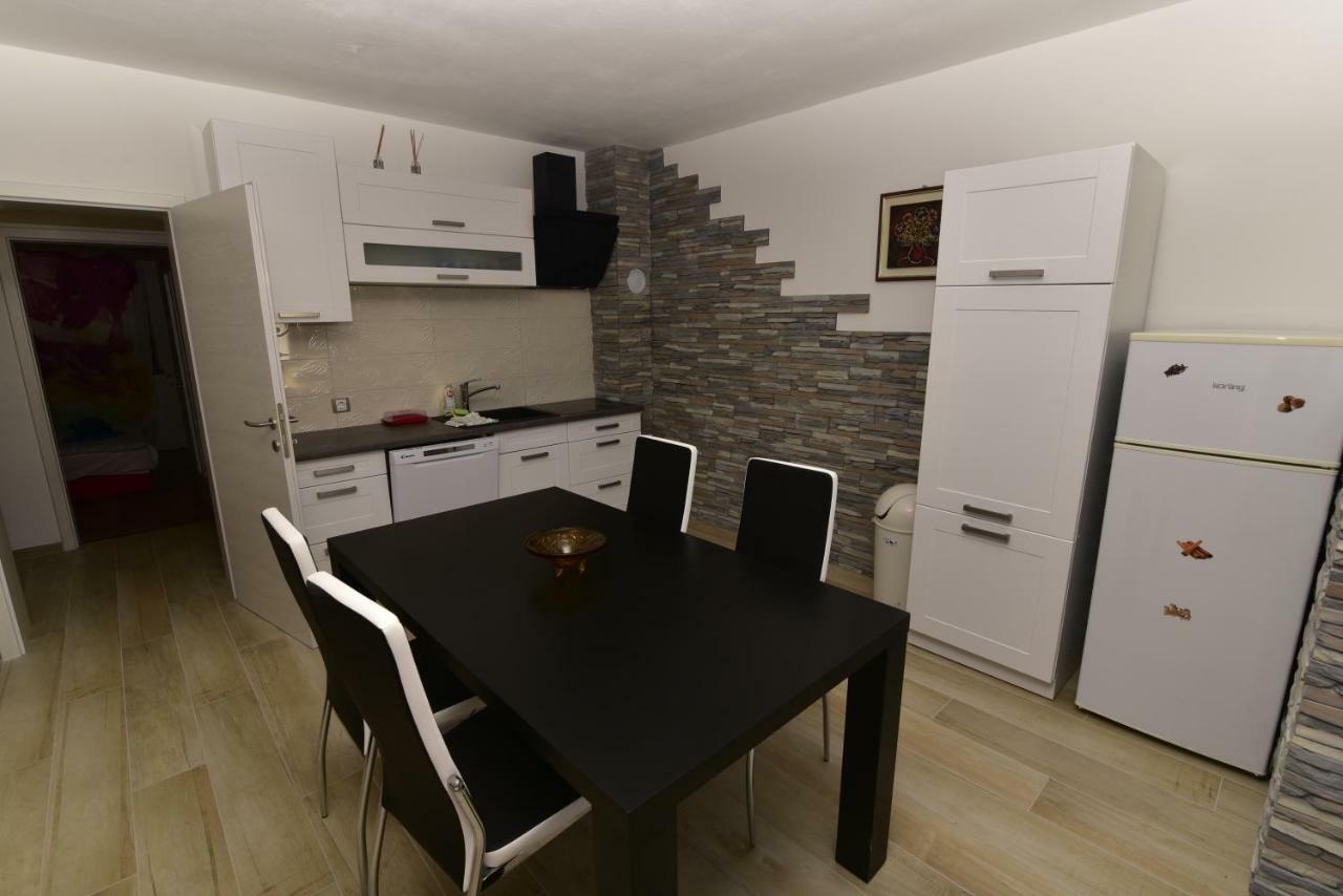 Apartments Matthew & Oscar Porat  Esterno foto
